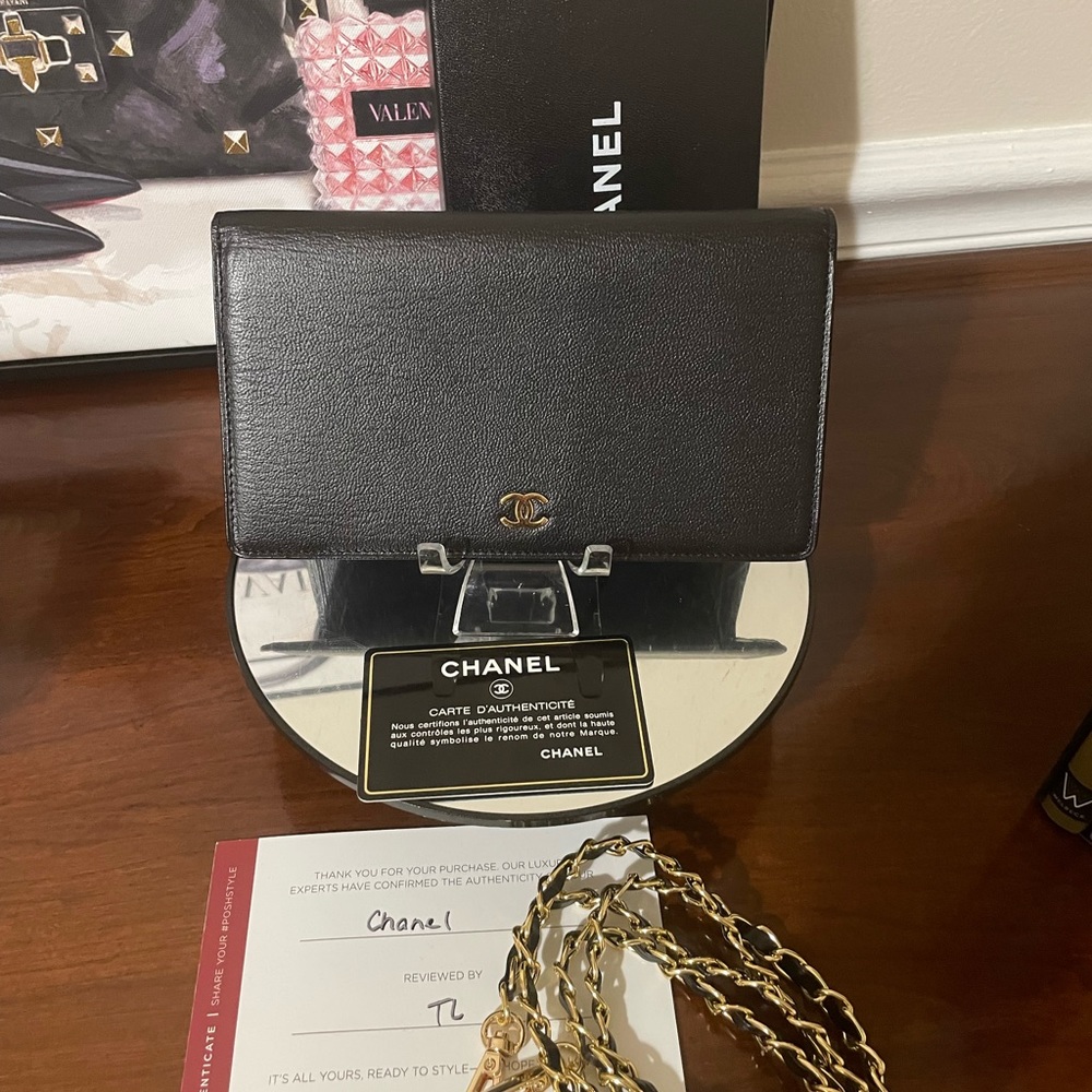 CHANEL Calfskin wallet NWOT w/ COA and box! 🌟💫 - Picture 9 of 17